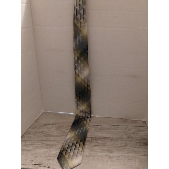 Van Heusen 100% Silk Geometric Diamond Pattern Tie 56" - Picture 2 of 3